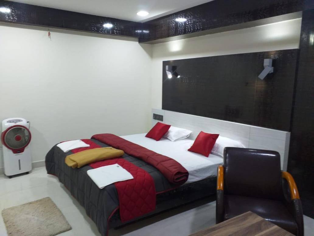 GRAND Meridian Vinnamangalam Bagian luar foto