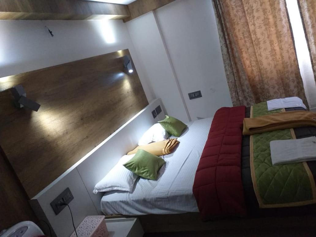 GRAND Meridian Vinnamangalam Bagian luar foto