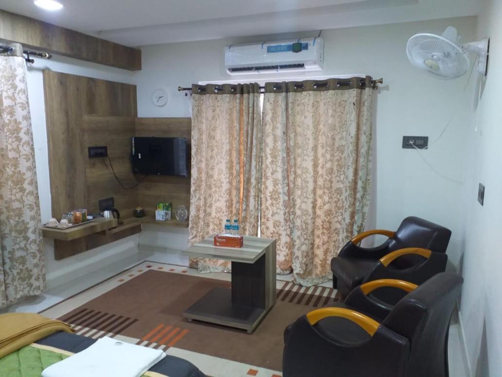 GRAND Meridian Vinnamangalam Bagian luar foto