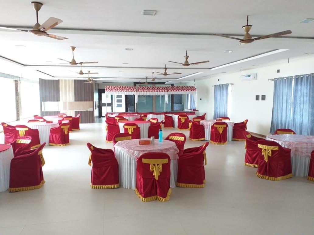 GRAND Meridian Vinnamangalam Bagian luar foto