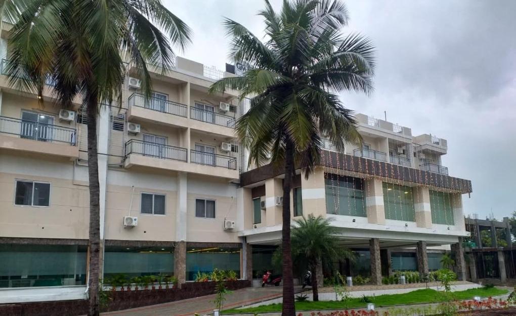 GRAND Meridian Vinnamangalam Bagian luar foto