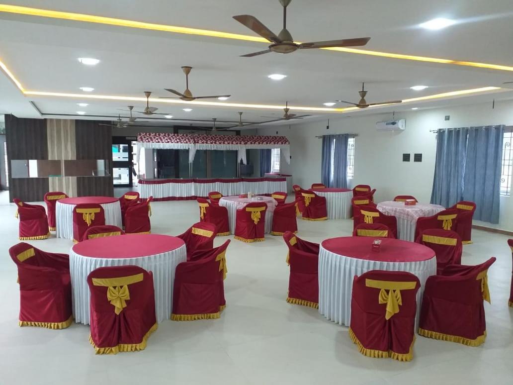 GRAND Meridian Vinnamangalam Bagian luar foto