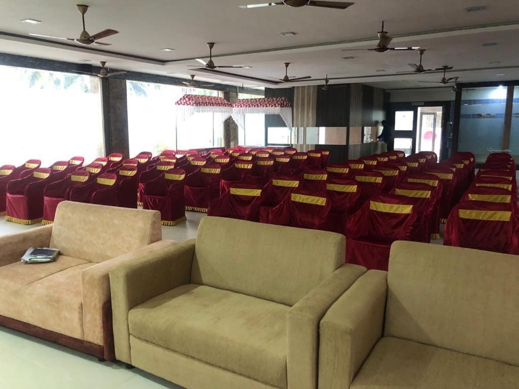 GRAND Meridian Vinnamangalam Bagian luar foto