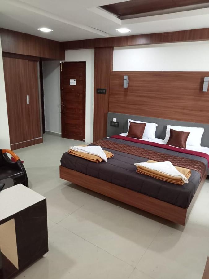 GRAND Meridian Vinnamangalam Bagian luar foto
