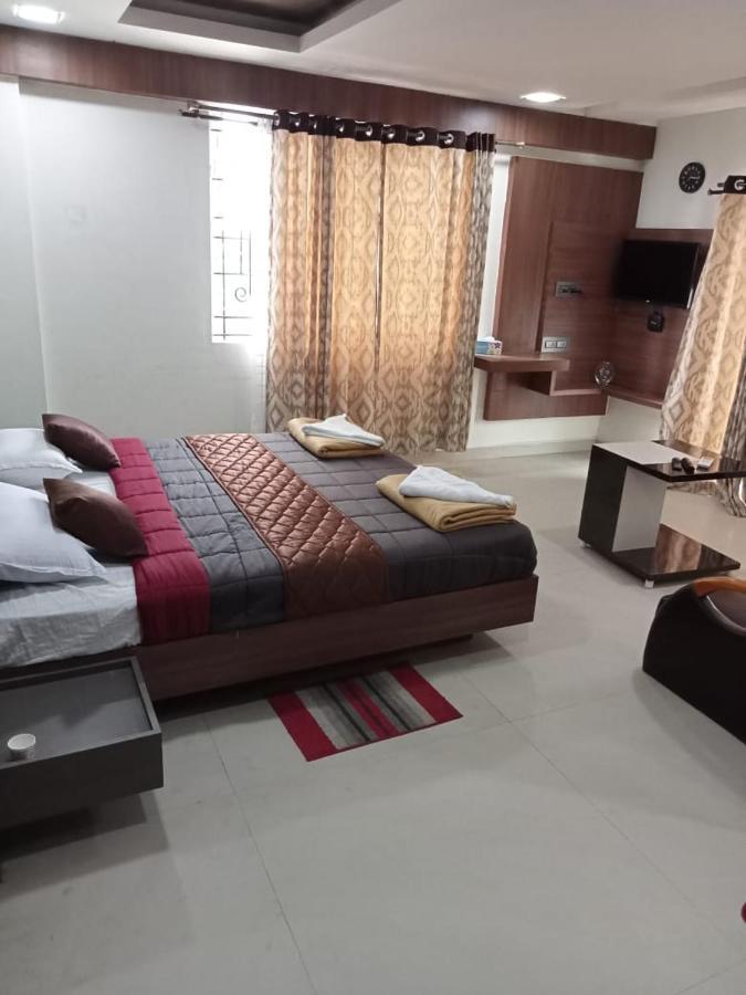 GRAND Meridian Vinnamangalam Bagian luar foto
